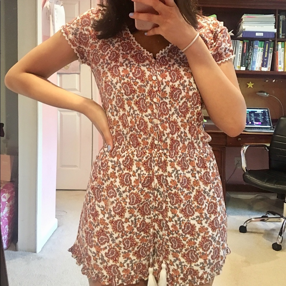 Hollister printed romper!